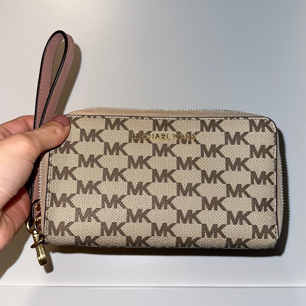Michael Kors wristlet wallet